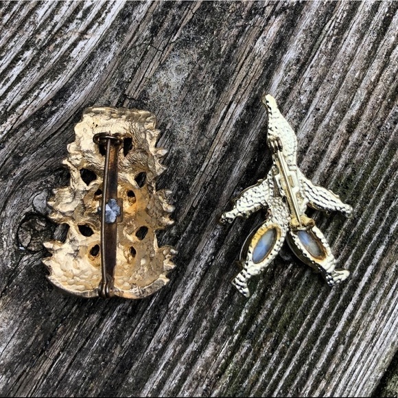 Vintage Clown and Metal Brooch Pin Bundle - Picture 2 of 4
